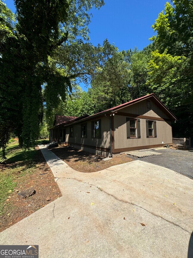 Building Photo - 3377 Long Branch Rd