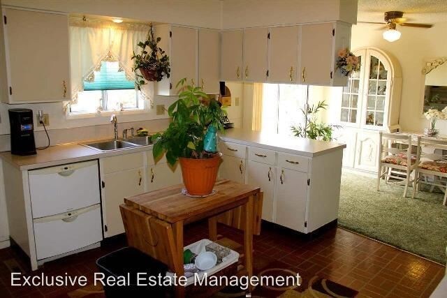 Building Photo - 2 br, 1 bath House - 2333 Linda Vista Drive