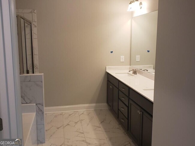 Foto del edificio - 2628 Morgan Creek Dr