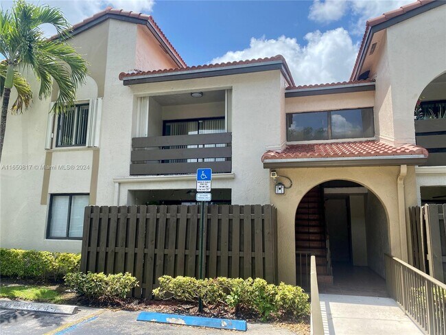 Building Photo - 8811 SW 123rd Ct