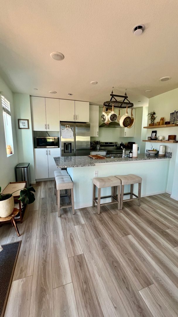 Building Photo - Available Furnished or Unfurnished! Newly ...