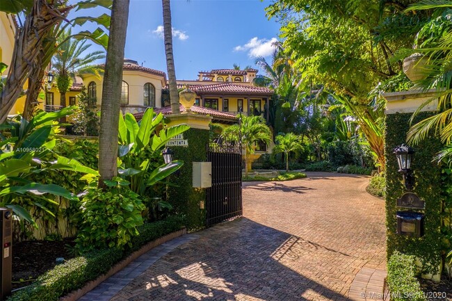 Foto del edificio - 10 Palm Ave