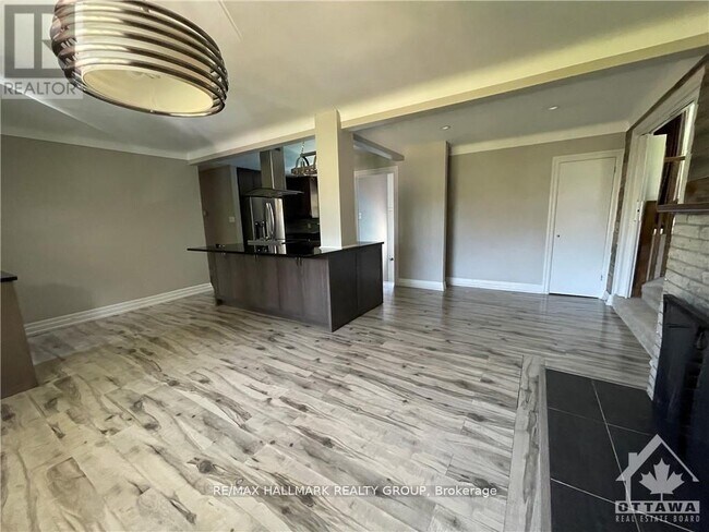 Building Photo - 38 Capilano Dr