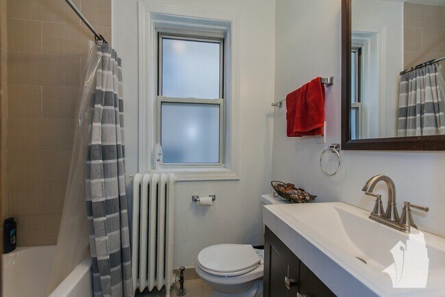 Foto del edificio - 3511 N Damen Ave