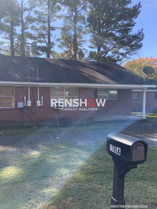 Foto del edificio - 1705 Browning St