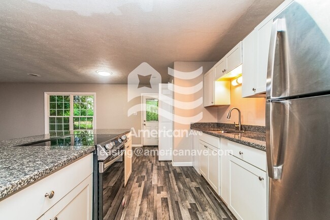 Foto del edificio - 1605 Blue Springs Rd