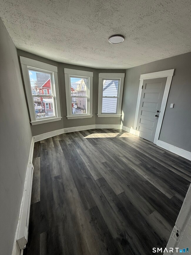 Building Photo - 500 Carroll Ave