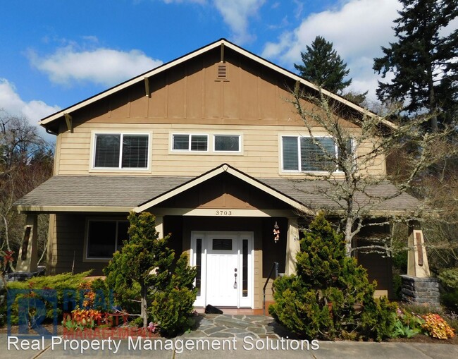 Building Photo - 4 br, 2.5 bath House - 3703 SW Vesta St