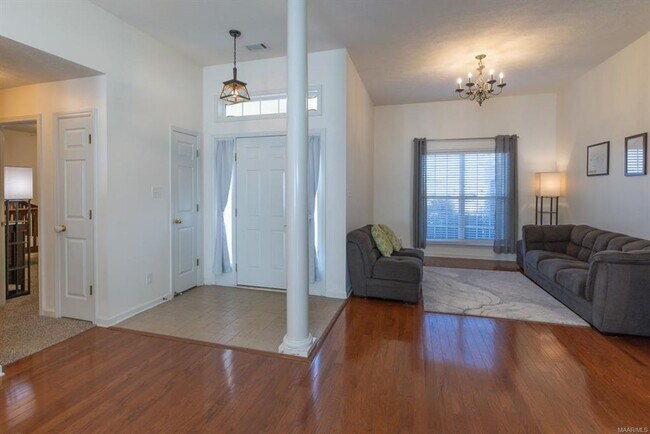 Foto del edificio - 616 Castle Brook Dr