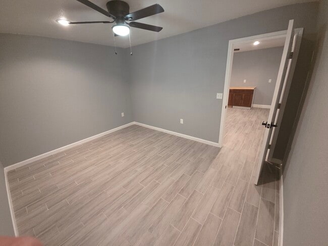 Building Photo - 126 Postwood Dr