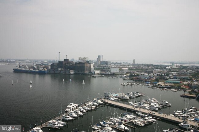 Building Photo - 100 Harborview Dr