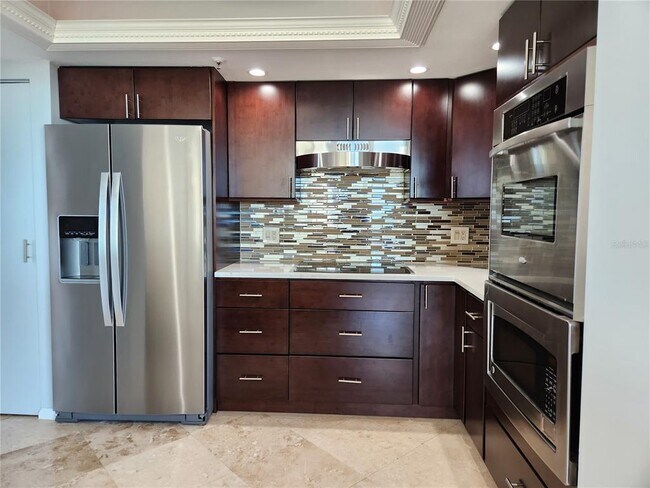 Building Photo - 5950 Pelican Bay Plaza S