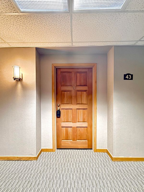 Foto del edificio - 969 GreenView Ct