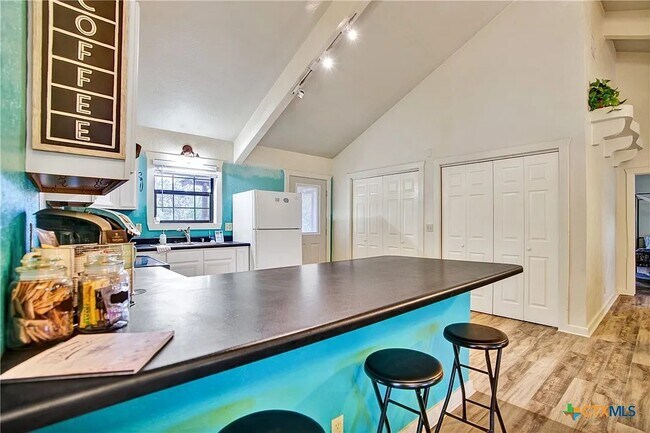 Building Photo - 818 Fawn River Dr