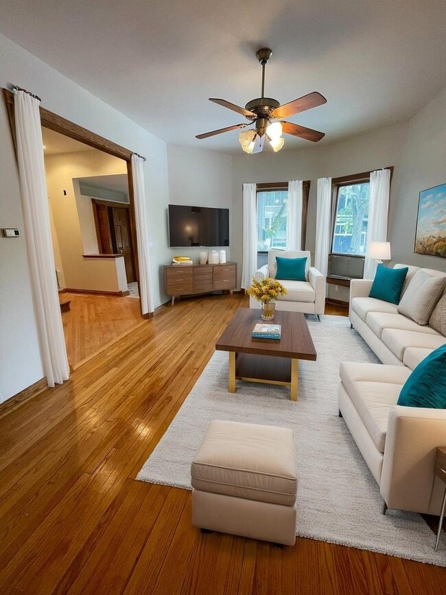 Foto del edificio - 3857 N Hermitage Ave