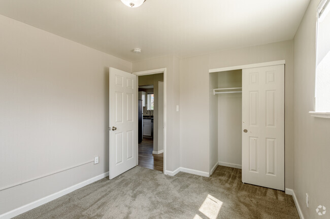 1BR, 1BA - 650 SF - Grey Pointe