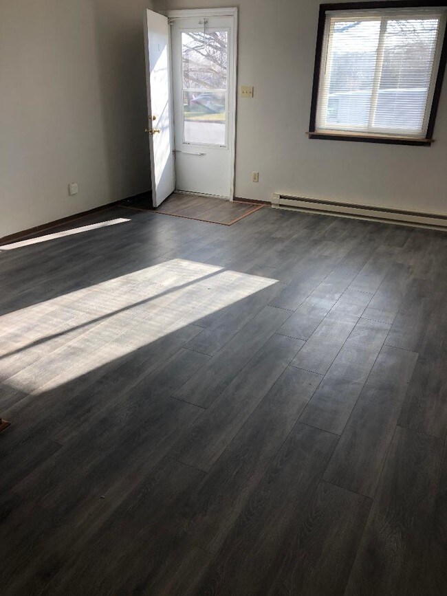 Foto del edificio - 129 High Oak Dr