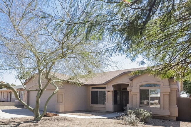 Building Photo - 1211 E Winter Dr