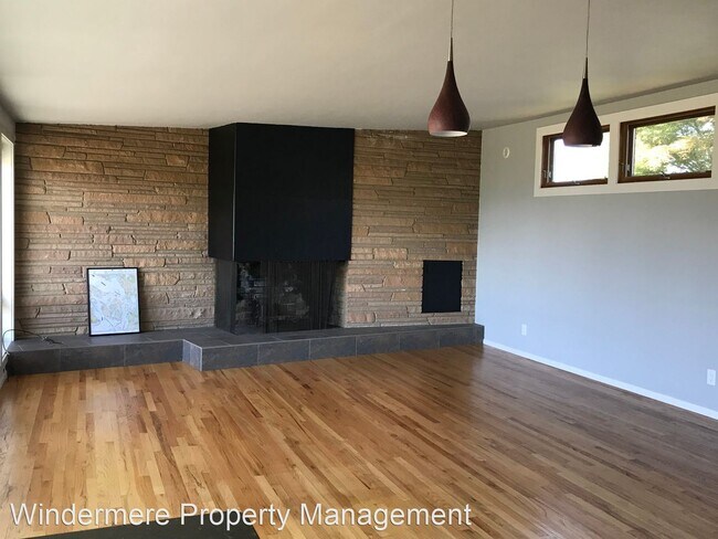 Building Photo - 2 br, 2 bath House - 3121 Eldridge Ave.