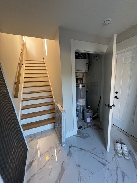 Building Photo - 41 Colonial Cres