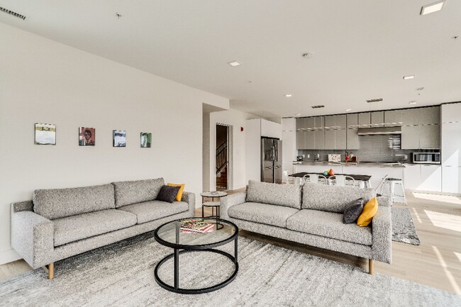 Foto del edificio - 1338 H St