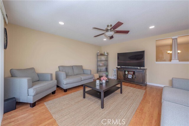 Foto del edificio - 16432 Helmcrest Dr