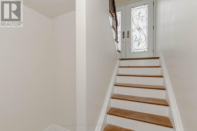 Building Photo - 215 JEFFCOAT Dr