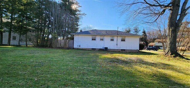 Building Photo - 4 Northbrook Dr