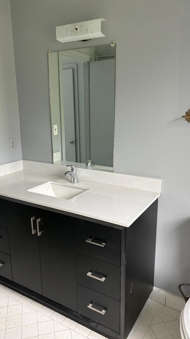 Foto del edificio - 8838 Stroud Dr