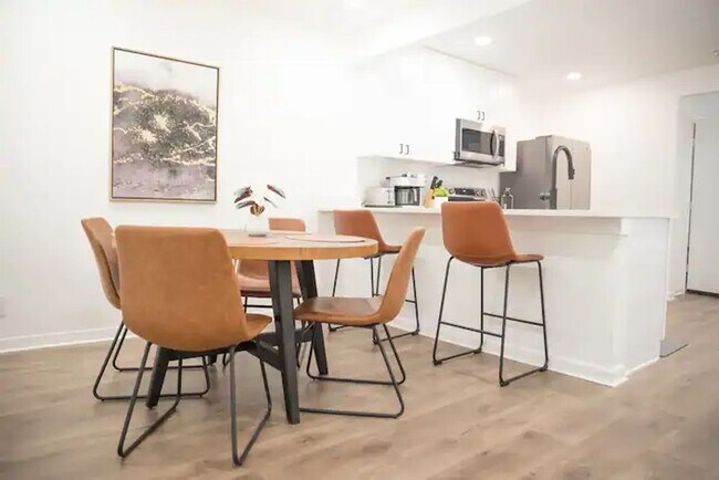 Foto del edificio - Fully Renovated 2x1 in a fabulous location!