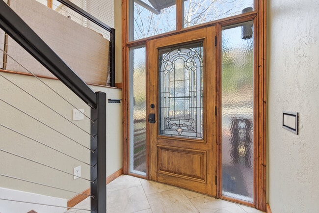 Building Photo - 8682 S Alpen Cir