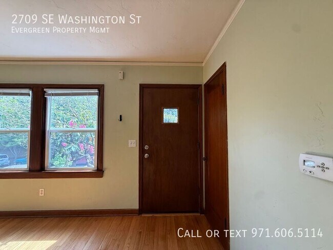 Foto del edificio - 2709 SE Washington St