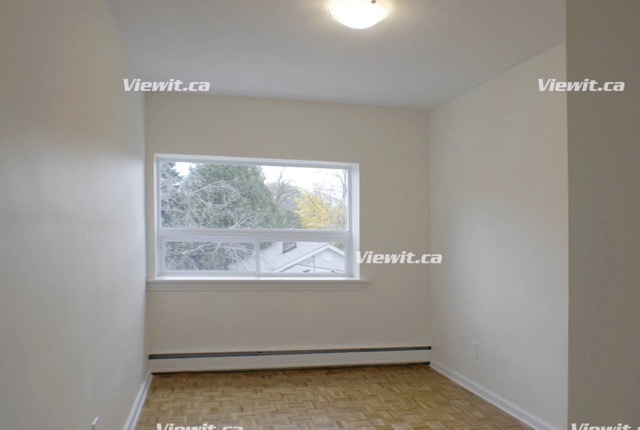 Building Photo - 294 Guelph Line