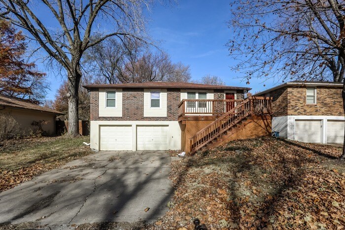 Primary Photo - Cute Raised Ranch
