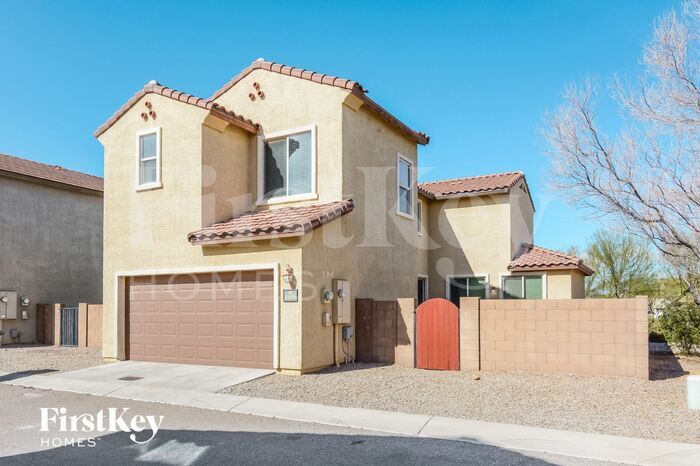 Primary Photo - 11031 E Midnight Moon Ln