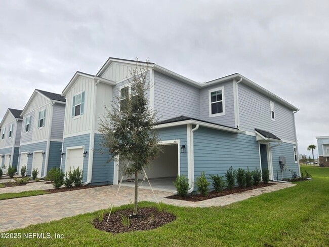 Foto del edificio - 207 Brandon Lks Dr