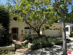 Building Photo - 10515 Oaklawn Rd