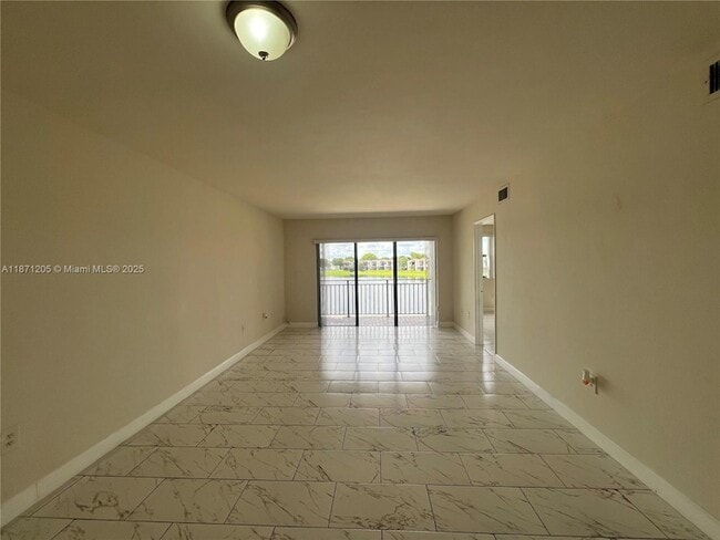 Foto del edificio - 480 W Park Dr