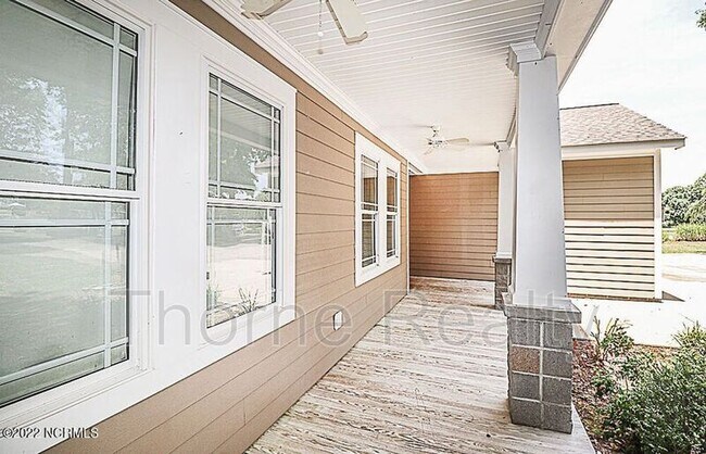Building Photo - 6383 Pointe Ln