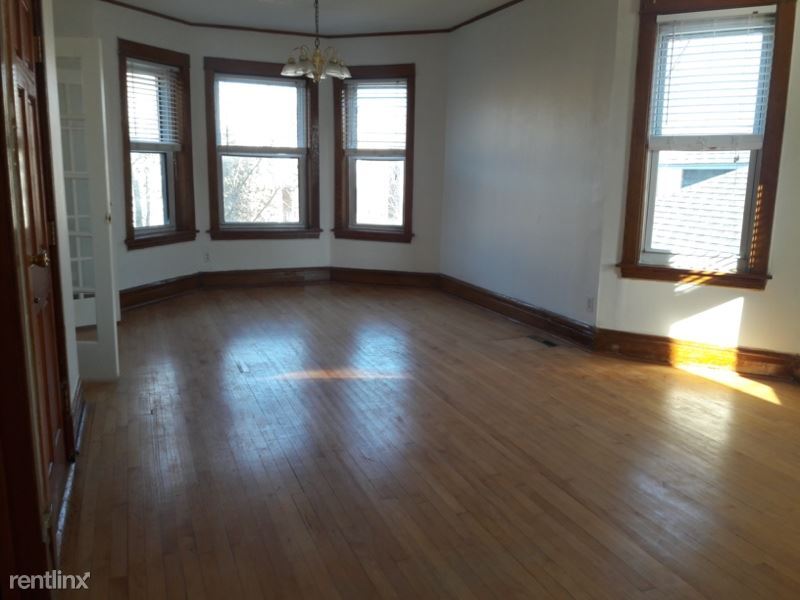 Primary Photo - 4538 N Troy St