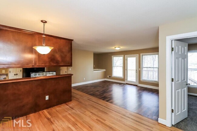 Building Photo - 155 Sweetwater Creek Cove