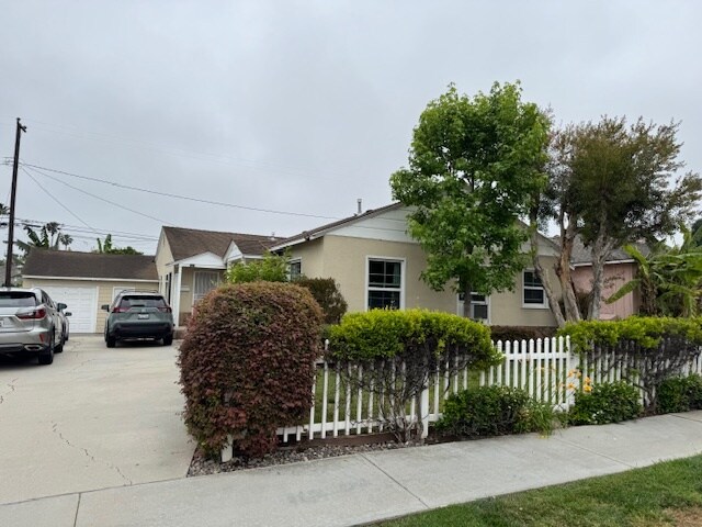 Foto principal - 4934 E Stearns St