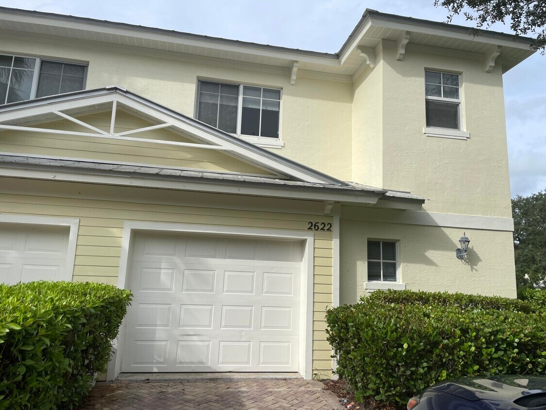 2622 Creekside Dr, Fort Pierce, FL 34981 Townhome Rentals in Fort