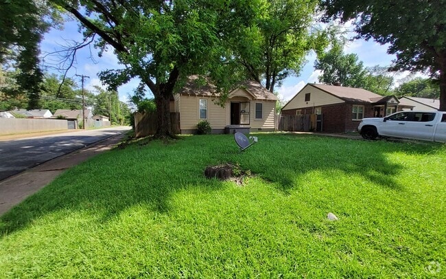 Building Photo - 2566 Kimball Ave
