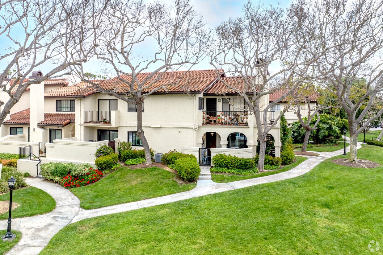 Las Palmas - 4070-4260 Porte De Palmas San Diego, CA 92122 | Apartments.com