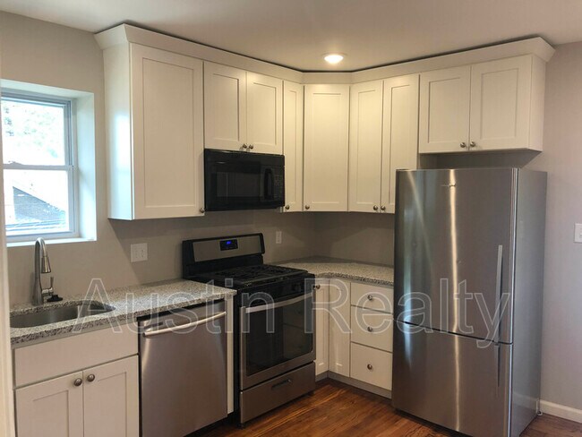 Building Photo - 4021 Dover Pl