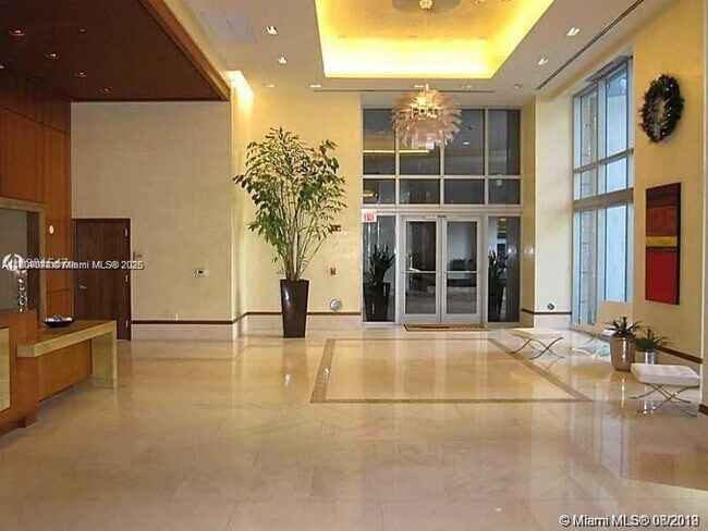 Building Photo - 1050 Brickell Ave