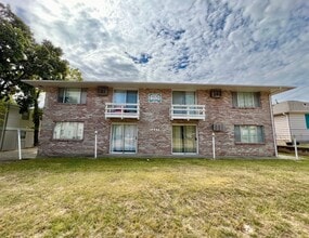 Building Photo - 1225 Claflin Rd