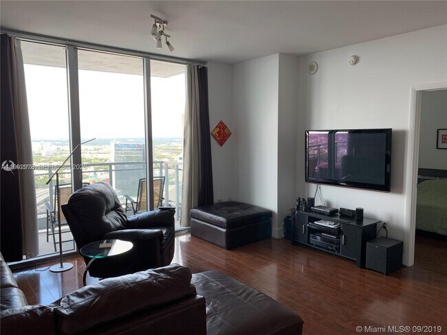 Foto del edificio - 90 SW 3rd St