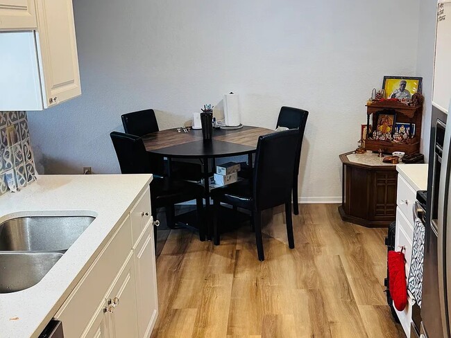 Dining - 2624 Cherrywood Ct